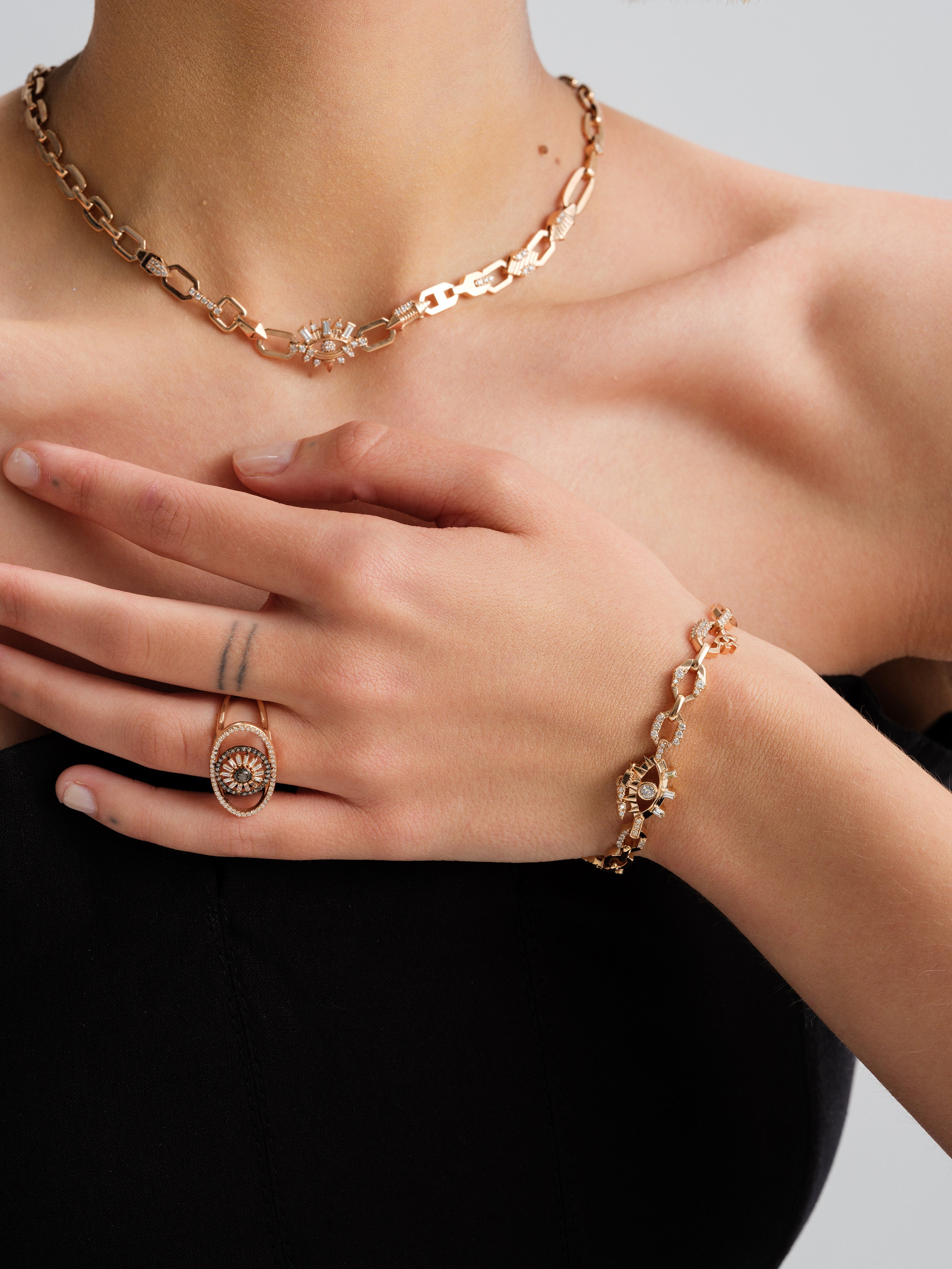 LUCKY EYES DIAMOND ELLIPSE RING