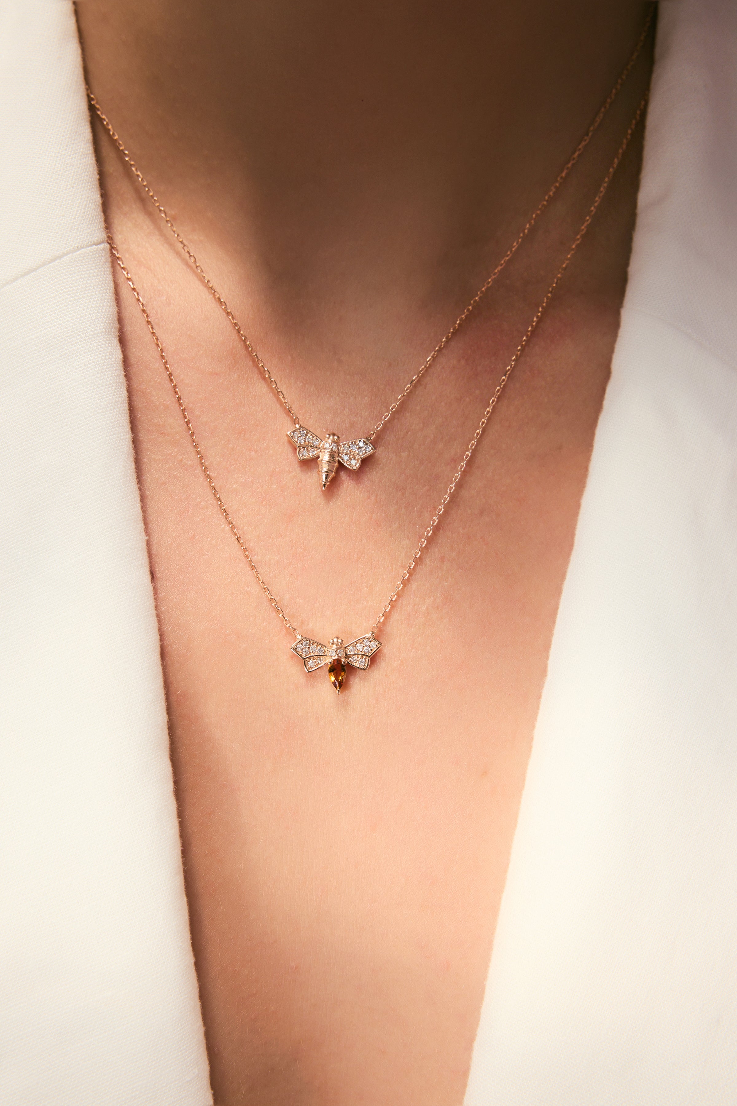 TO BEE  DIAMOND  NECKLACE