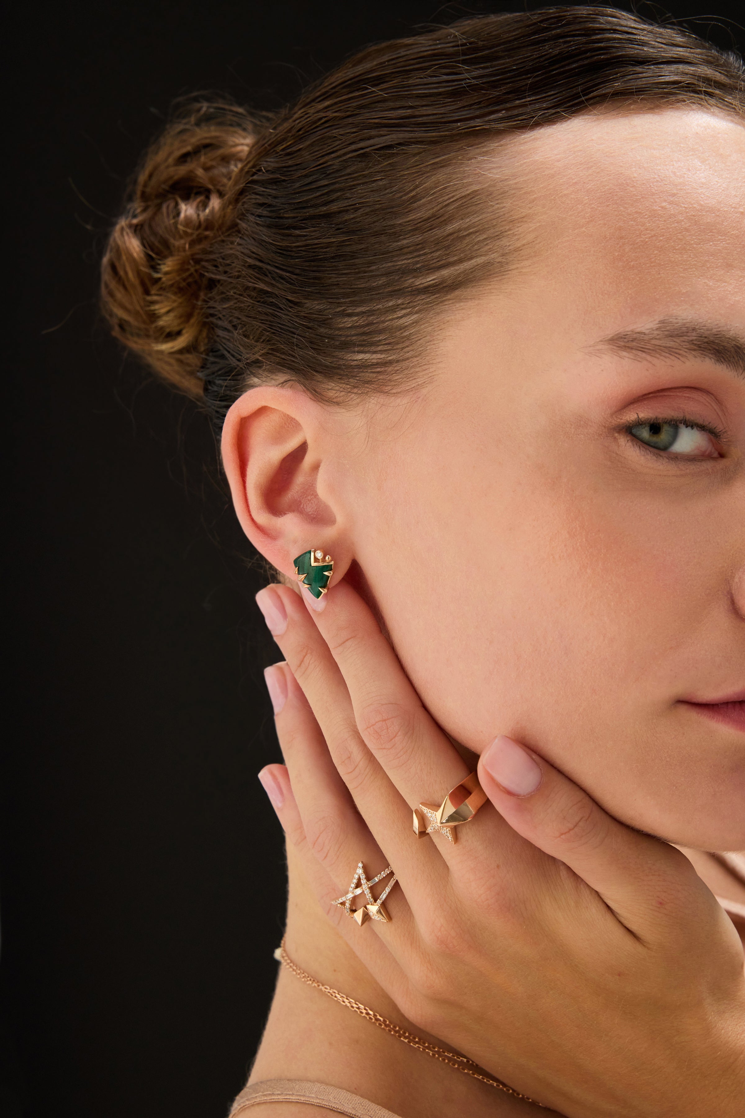 STERN DIAMOND WITH MALACHITE SINGLE EARRING